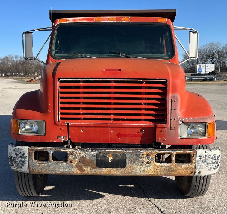 image for item LD9342 1992 International  4700 dump truck