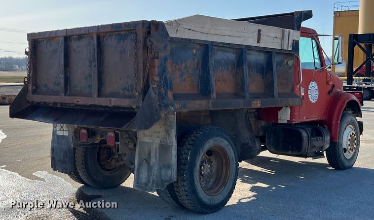 image for item LD9342 1992 International  4700 dump truck