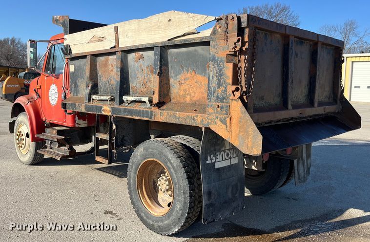 image for item LD9342 1992 International  4700 dump truck