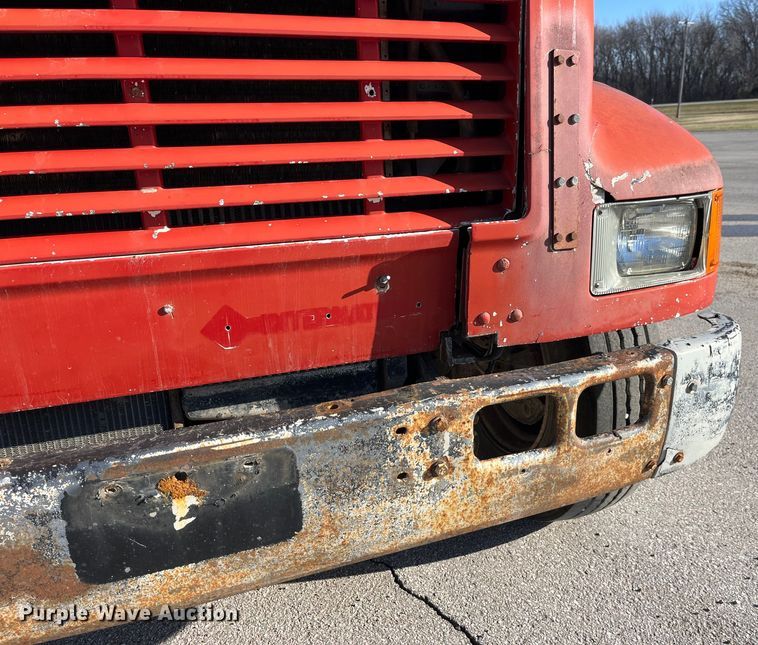 image for item LD9342 1992 International  4700 dump truck