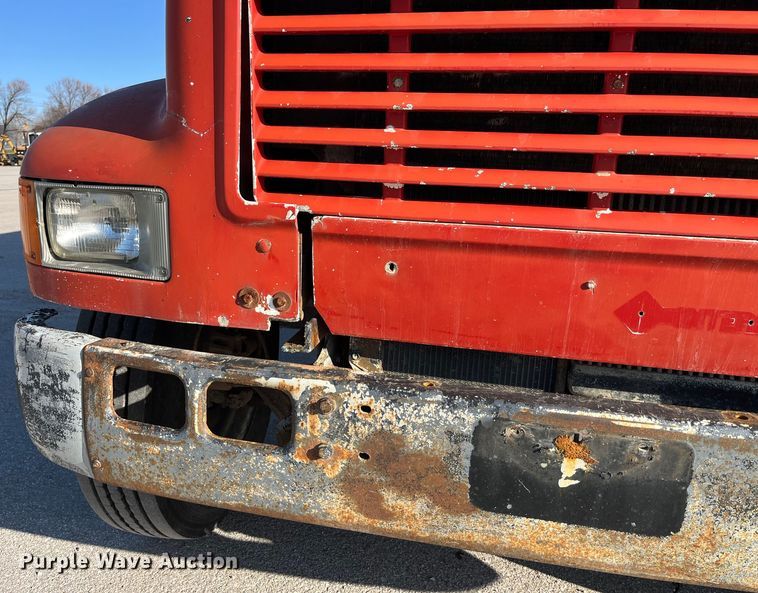 image for item LD9342 1992 International  4700 dump truck