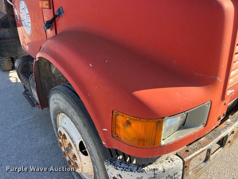 image for item LD9342 1992 International  4700 dump truck