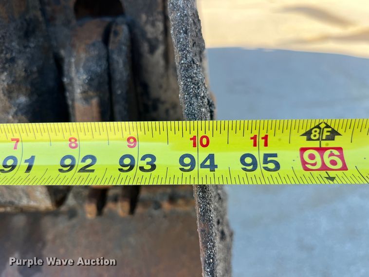 image for item LD9342 1992 International  4700 dump truck