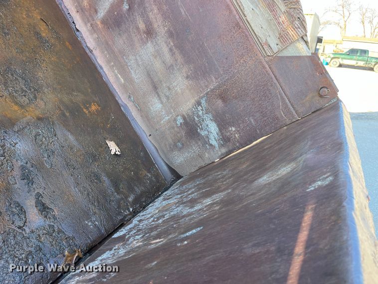 image for item LD9342 1992 International  4700 dump truck