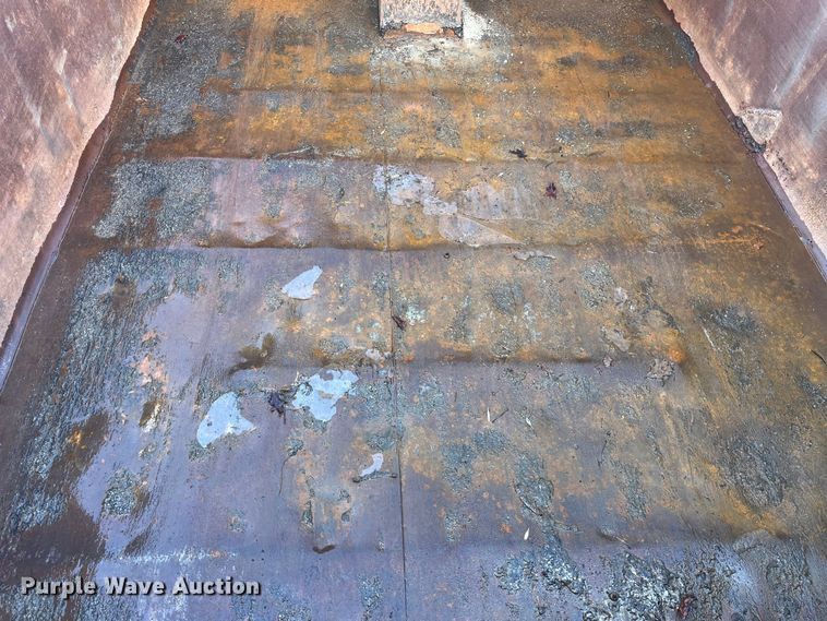 image for item LD9342 1992 International  4700 dump truck