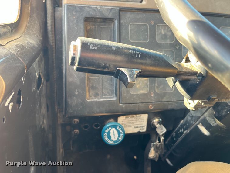 image for item LD9342 1992 International  4700 dump truck