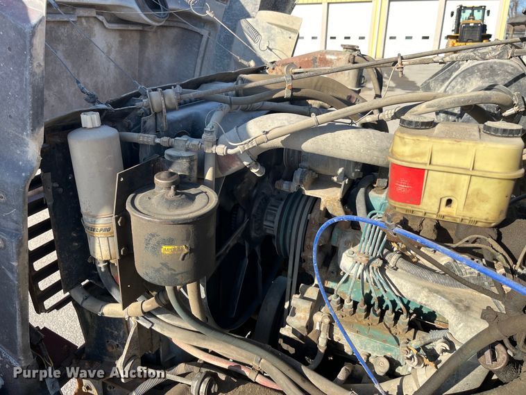 image for item LD9342 1992 International  4700 dump truck