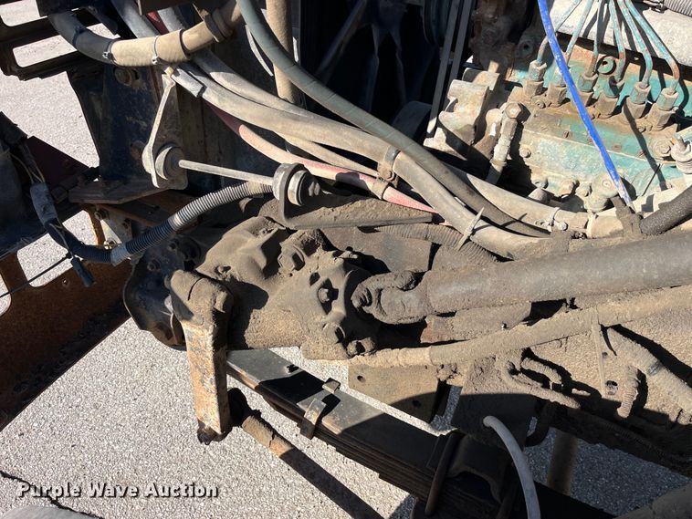 image for item LD9342 1992 International  4700 dump truck