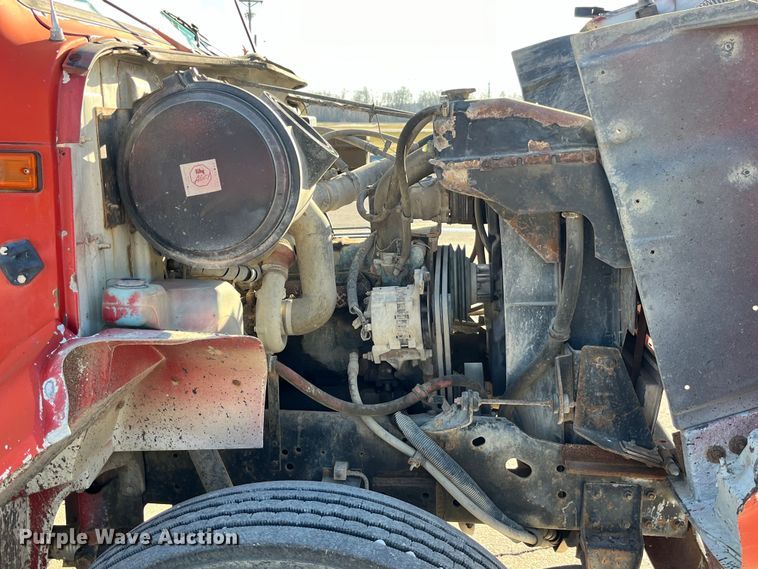 image for item LD9342 1992 International  4700 dump truck