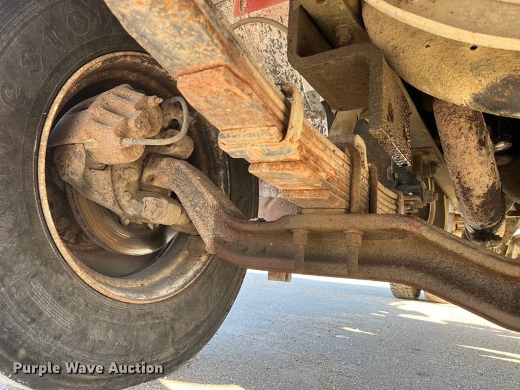 image for item LD9342 1992 International  4700 dump truck