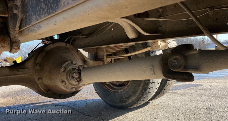 image for item LD9342 1992 International  4700 dump truck