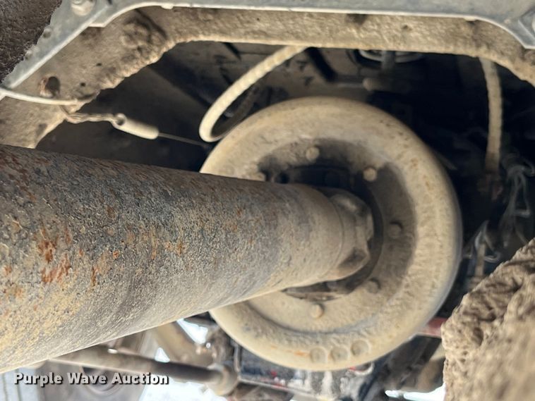 image for item LD9342 1992 International  4700 dump truck