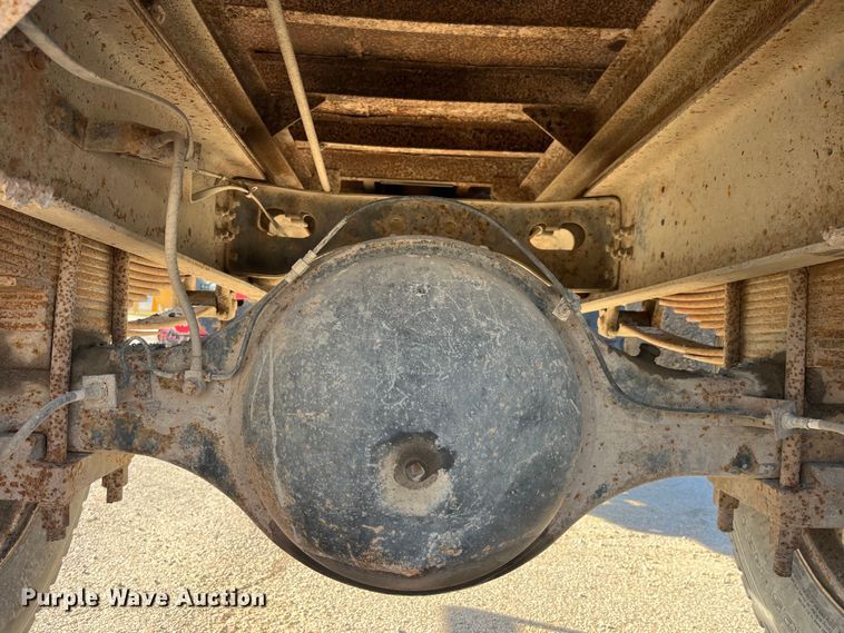 image for item LD9342 1992 International  4700 dump truck