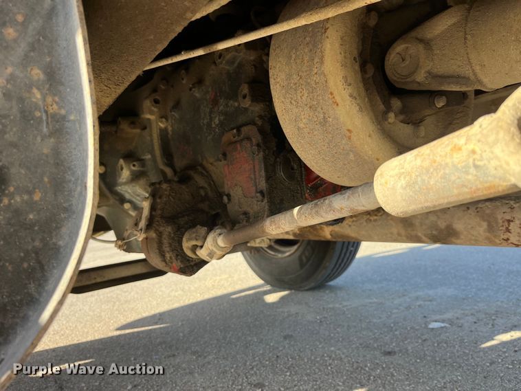 image for item LD9342 1992 International  4700 dump truck