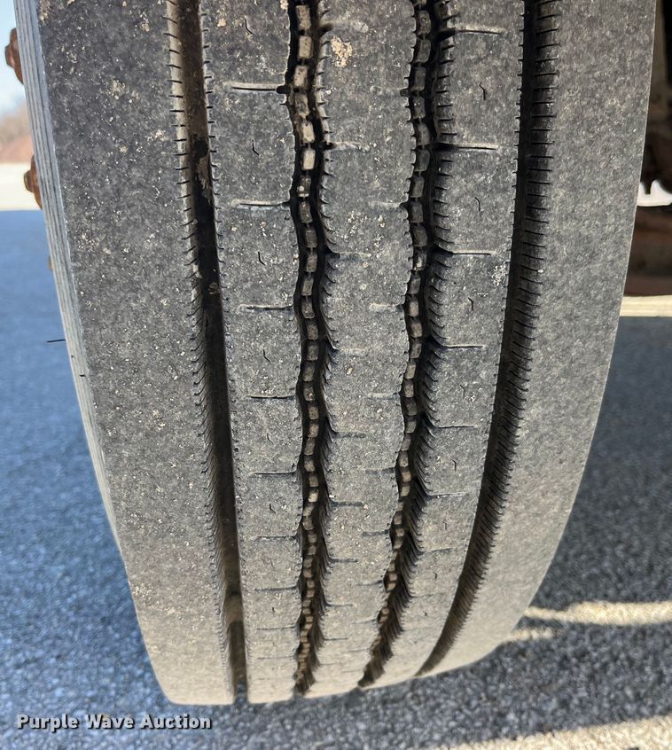 image for item LD9342 1992 International  4700 dump truck