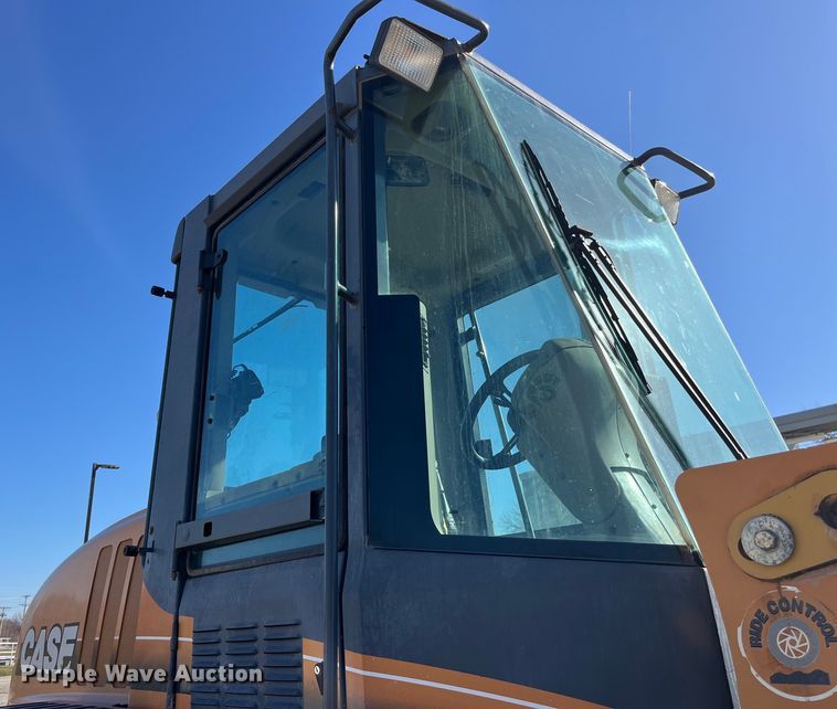 image for item LD9343 2001 Case 521D wheel loader