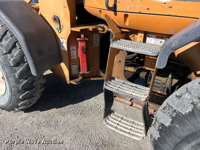 image for item LD9343 2001 Case 521D wheel loader