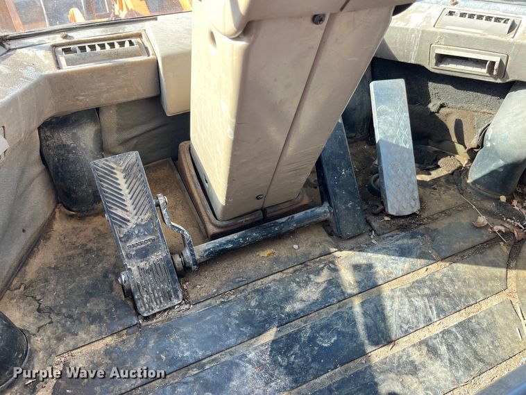 image for item LD9343 2001 Case 521D wheel loader