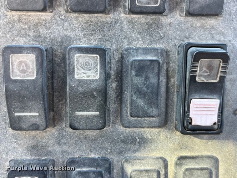 image for item LD9343 2001 Case 521D wheel loader