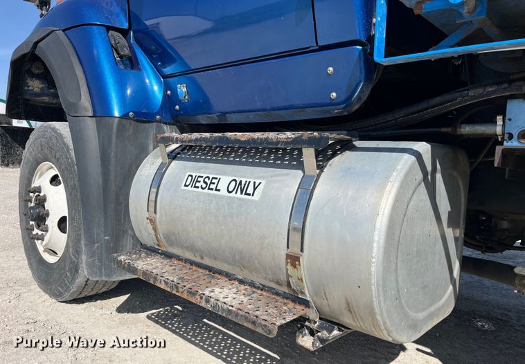 image for item LD9347 2014 International  WorkStar 7400 dump truck