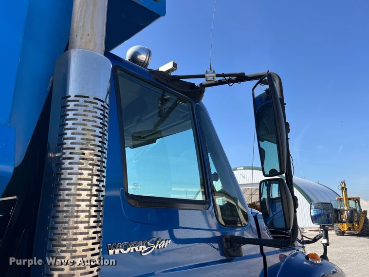 image for item LD9347 2014 International  WorkStar 7400 dump truck