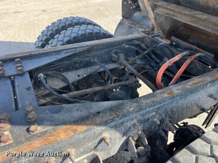 image for item LD9347 2014 International  WorkStar 7400 dump truck