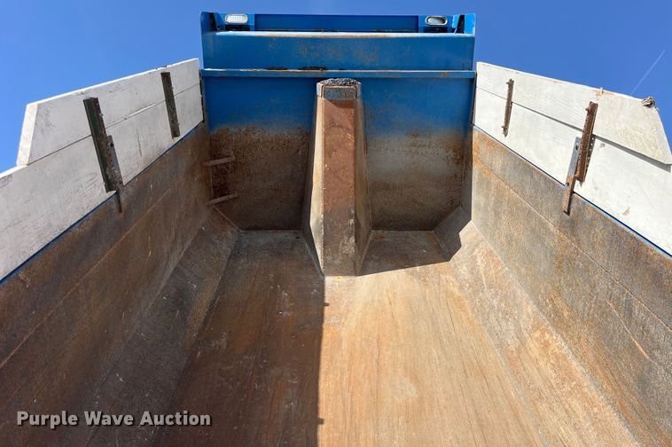 image for item LD9347 2014 International  WorkStar 7400 dump truck