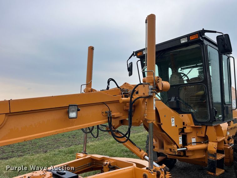 image for item LD9365 2003 Case 865 motor grader