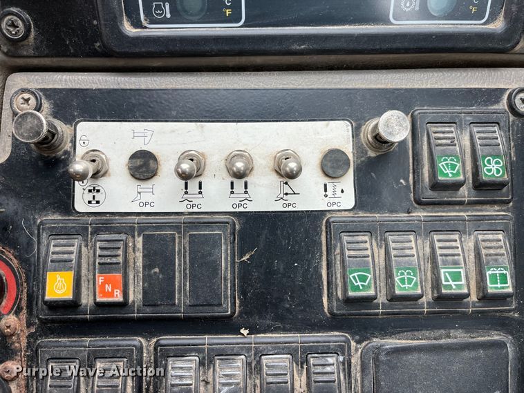 image for item LD9365 2003 Case 865 motor grader