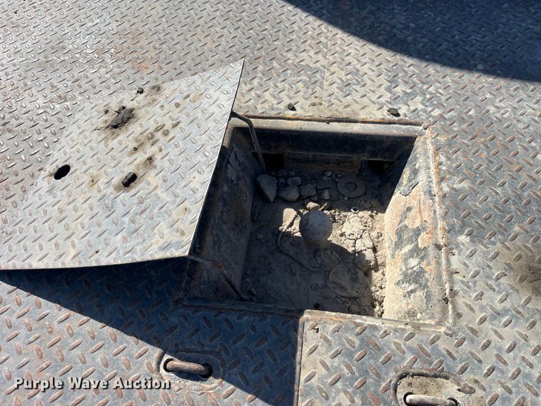 image for item LE9023 2008 Ford F450 Super Duty XL Crew Cab flatbed truck