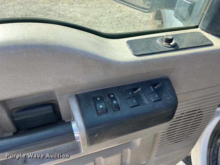 image for item LE9023 2008 Ford F450 Super Duty XL Crew Cab flatbed truck