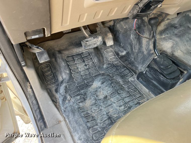 image for item LE9023 2008 Ford F450 Super Duty XL Crew Cab flatbed truck