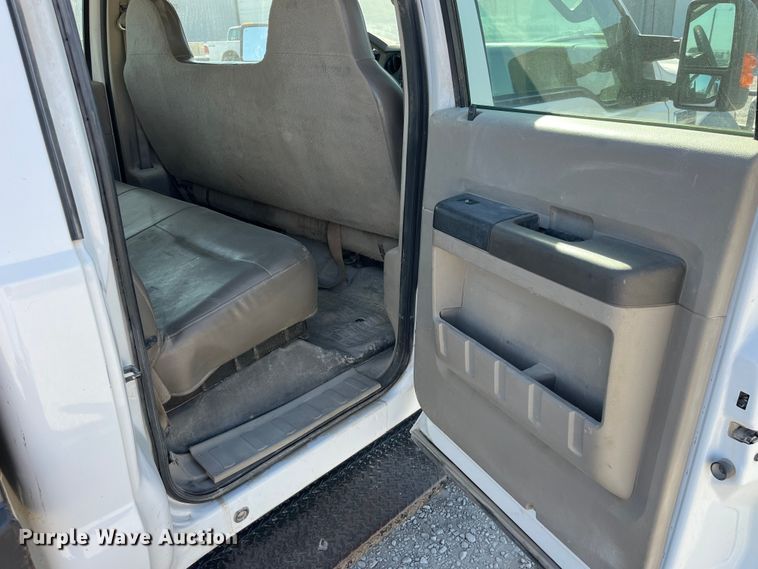 image for item LE9023 2008 Ford F450 Super Duty XL Crew Cab flatbed truck