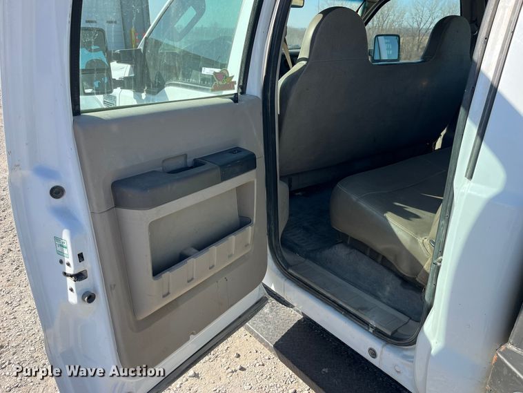 image for item LE9023 2008 Ford F450 Super Duty XL Crew Cab flatbed truck