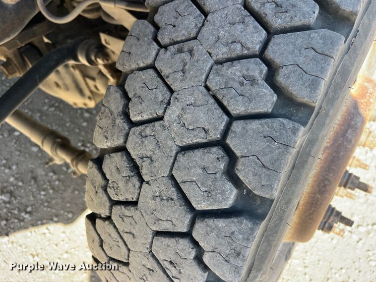 image for item LE9023 2008 Ford F450 Super Duty XL Crew Cab flatbed truck