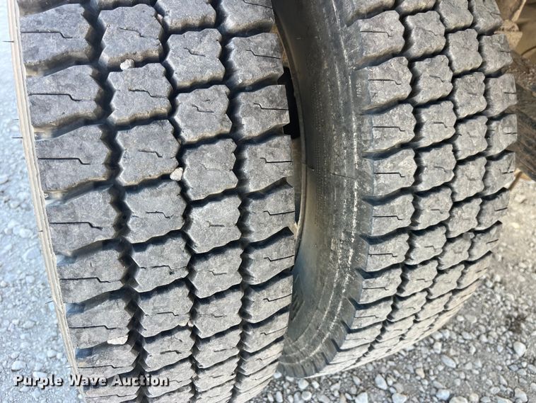 image for item LE9023 2008 Ford F450 Super Duty XL Crew Cab flatbed truck