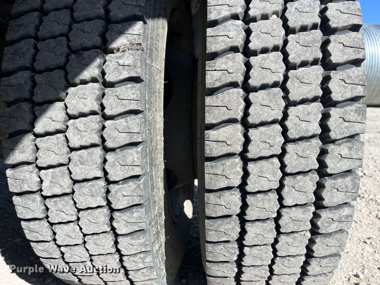 image for item LE9023 2008 Ford F450 Super Duty XL Crew Cab flatbed truck