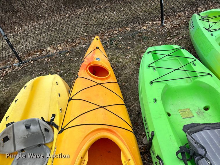 image for item LO9511 (5) kayaks