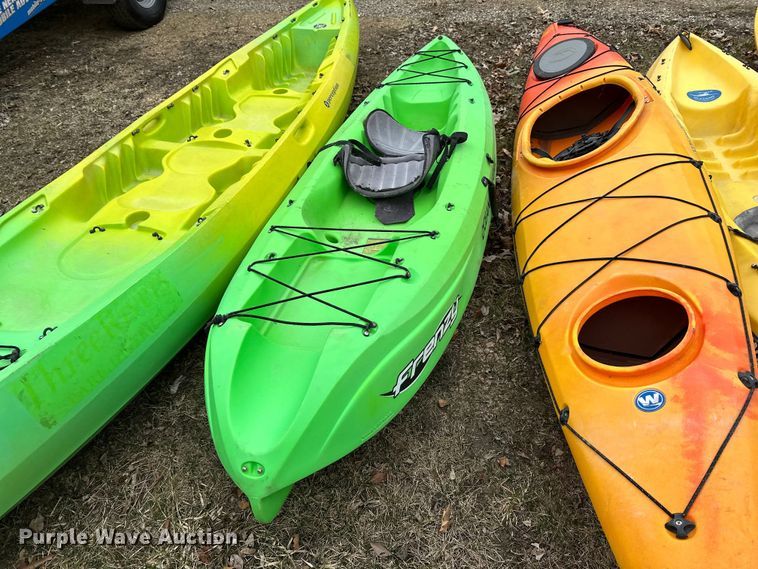 image for item LO9511 (5) kayaks