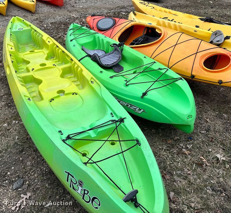 image for item LO9511 (5) kayaks