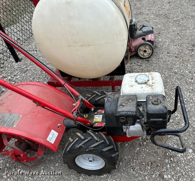 image for item LO9517 Lawn equipment