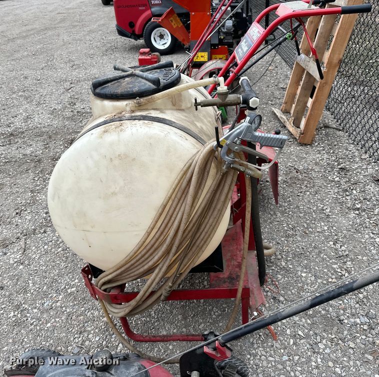 image for item LO9517 Lawn equipment