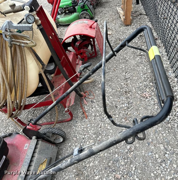 image for item LO9517 Lawn equipment