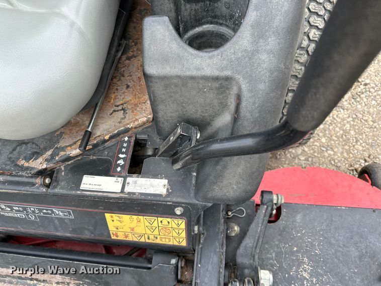 image for item LO9519 Toro  Groundsmaster 7200 ZTR lawn mower