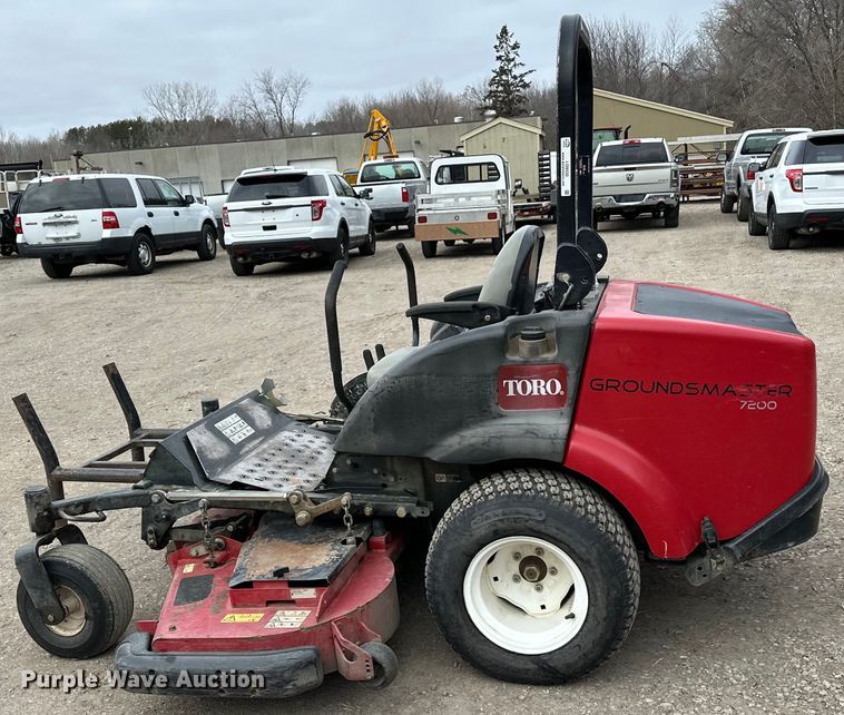 image for item LO9520 Toro  Groundsmaster 7200 ZTR lawn mower
