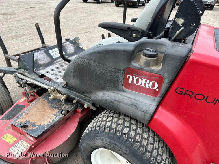 image for item LO9520 Toro  Groundsmaster 7200 ZTR lawn mower