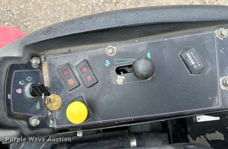 image for item LO9520 Toro  Groundsmaster 7200 ZTR lawn mower