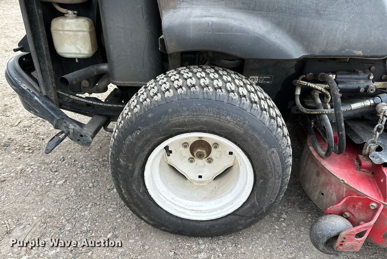 image for item LO9520 Toro  Groundsmaster 7200 ZTR lawn mower