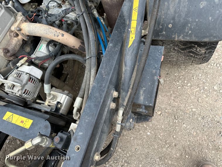 image for item LO9522 2009 Toro Workman 3200 utility vehicle