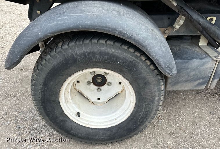 image for item LO9522 2009 Toro Workman 3200 utility vehicle